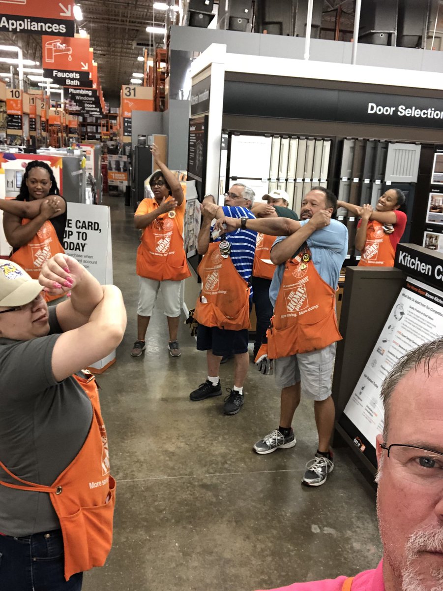 Store 0363 getting our morning warmup in!!! #MidSouthSafetySelfie <a href="/AaronHaskins8/">Aaron Haskins</a> <a href="/jxh076/">james hickingbottom</a> @ShayneHall7 @THD0363
