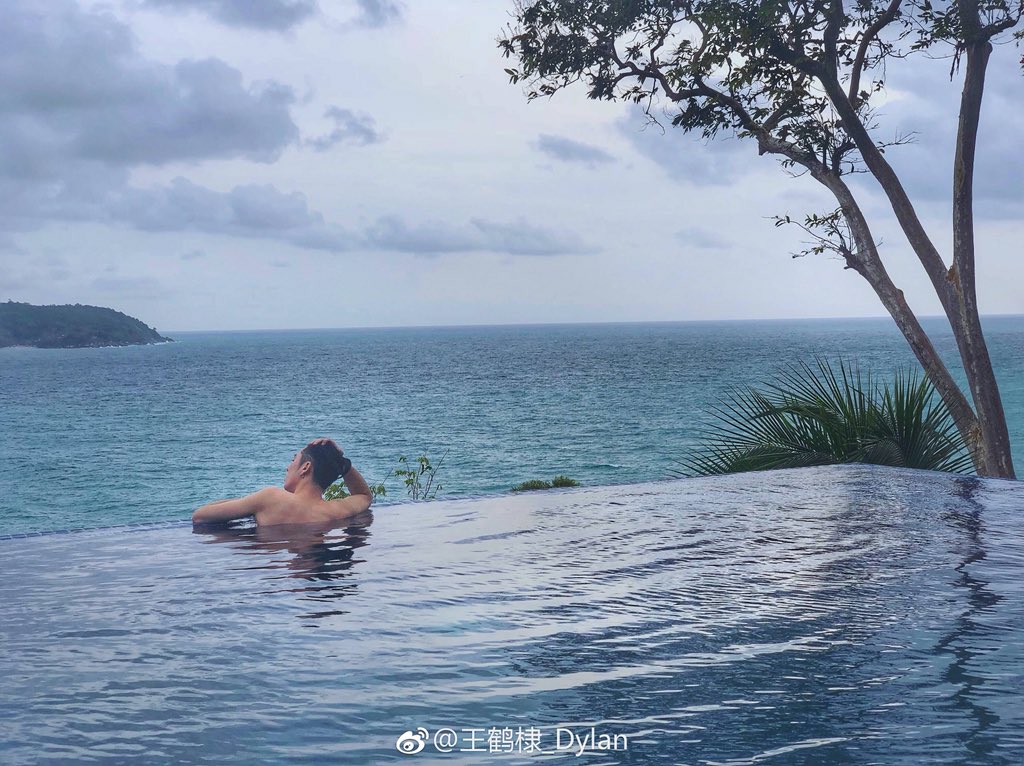 dylanwangmm's tweet photo. Babe in Phuket💙
Have a nice time babe💕
#DylanWangMyanmar #王鹤棣Myanmar #MeteorGarden2018 #DaoMingSi #dylanwangmm https://t.co/QjoB6YTxKq