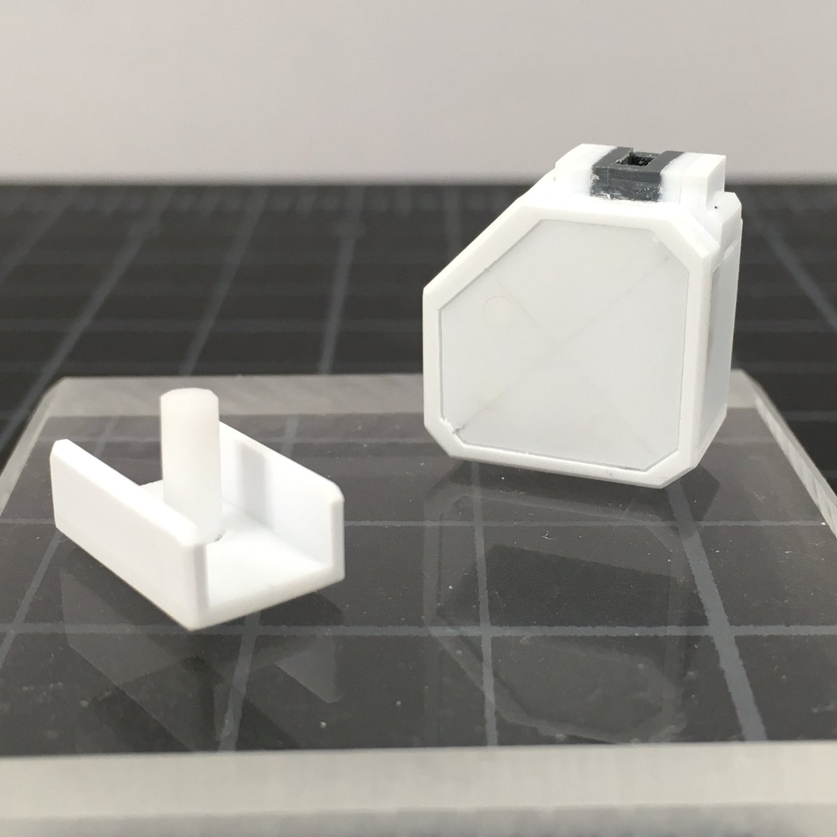 childofmecha's tweet photo. If you didnโt catch last nightโs stream, and you really should have, I showed the mods that I did to the Jesta rifle. I scratch built a foregrip and a box mag.
What do you all think?
#gundam #gunpla #childofmecha #ibuildgiantrobots #mobilesuitgundam #jesta #oob #simpledetails https://t.co/rj6fKzImX2
