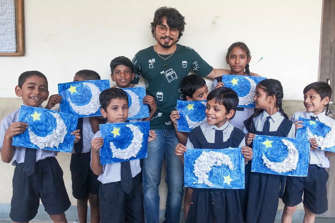 Wishing all of you only smiles and happy vibes for the rest of the week!

When are you buying your Āto?

#art #education #ThursdayMotivation #artforimpact #makeadifference #buynow #tshirtdesign