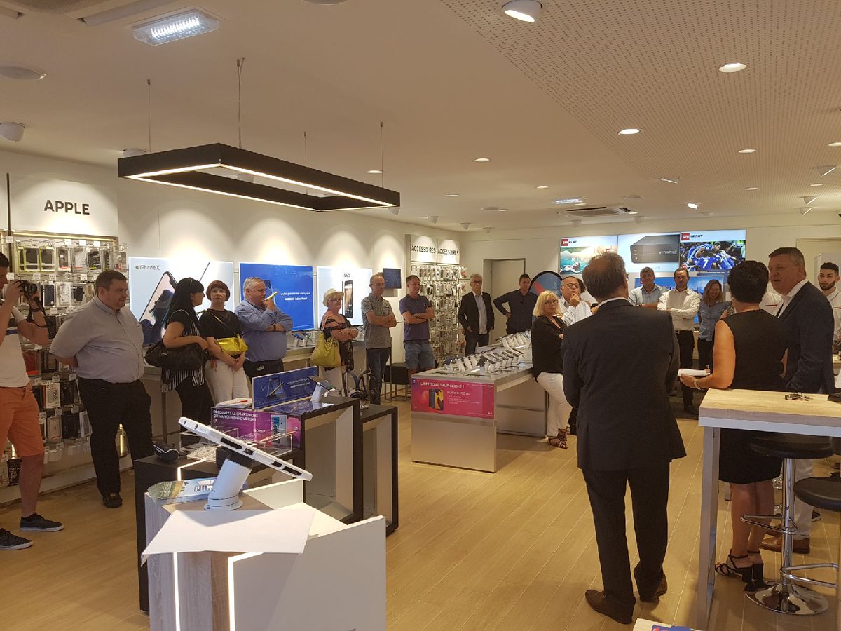 Sclaudel57's tweet photo. Dans le @Departement54 @AlticeFrance @SFR inaugure son premier #ContentStore de #Lorraine à #Luneville en présence de @JacquesLamblin @herve_depierre @BrigitteHuguel Plus d'informations : https://t.co/HSpiBL7r76 https://t.co/bTx9JEKeuW