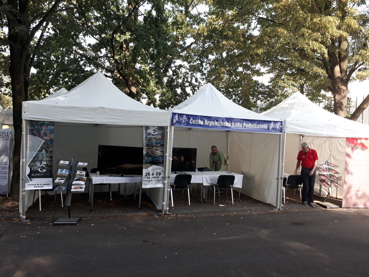 AgroActiva's tweet photo. Ya arrancamos 💪. Nuestro espacio en #zemezivitelka está listo. 🇨🇿 #aainternacional #almundo #misioncomercial @CodaIndustriel @IPCVA @carlosmainero #degrande #ceac @jdanielvillalon https://t.co/zwL8uNbg8n
