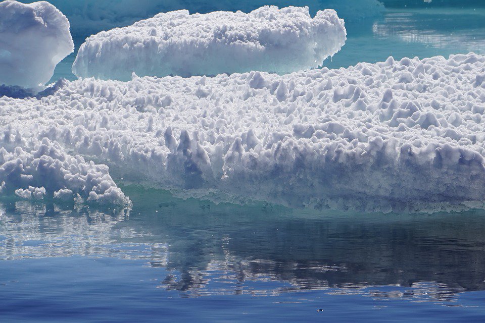 No conozco #Groenlandia, pero el cambio climático me impacta. ¿SABÍAS QUE... En el año 2016 se derritió el 97% de su capa de hielo superficial? <a href="/bosquesbdg/">BosquesdeGroenlandia</a>    <a href="/GreenPaceOrg1/">GreenPace</a>