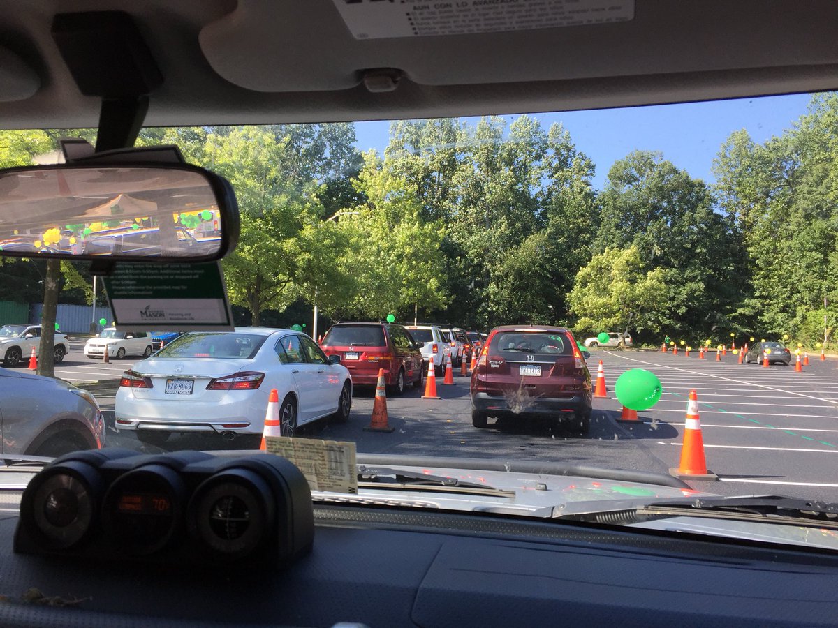 tententacles's tweet photo. This whole move in day thing is pretty well organized, but the boy does not seem all that excited. #RoadToMason https://t.co/8RJMl4U9MX