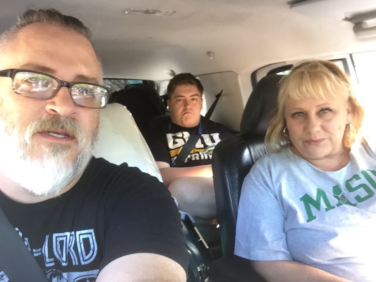 tententacles's tweet photo. This whole move in day thing is pretty well organized, but the boy does not seem all that excited. #RoadToMason https://t.co/8RJMl4U9MX