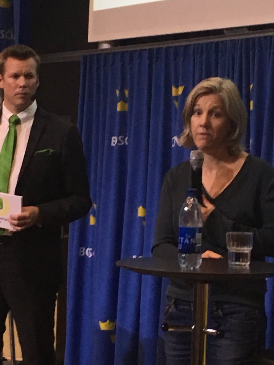 -Medvetenheten kring nedskräpning har ökat, det är bra! Men problemet med nedskräpning har ökat. StädaSveriges sätt att jobba med detta är en förebild. Karolina Skog Miljöminister uttalade sig på #städasverige30år #jcw