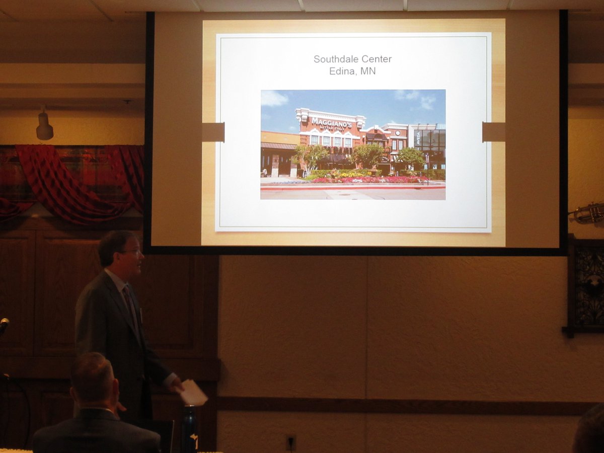 MEDA50's tweet image. "In-Store Shopping: Not Dead, Just Changing" First #lifestylecenter in #Michigan in #RochesterHills in early 2000's. Has done very well! Another great example is Eastwood Towne Center @eastwoodtwnctr in Lansing. #MEDA2018AnnualMeeting