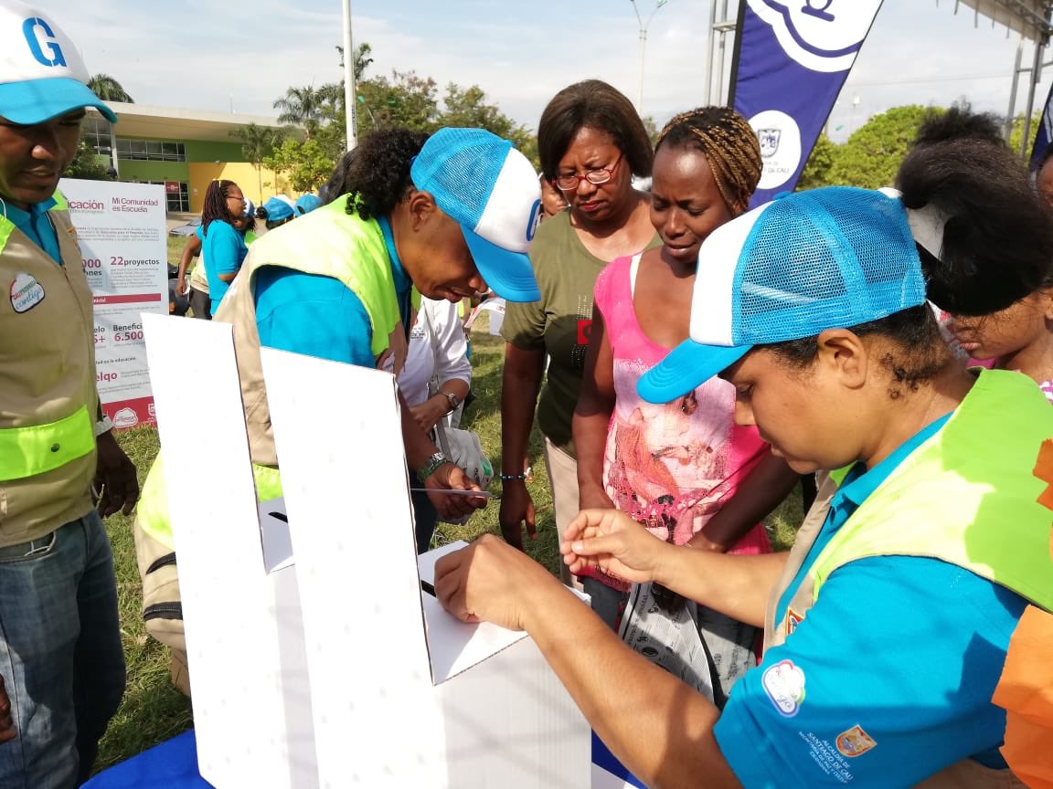 TICAlcaldiaCali's tweet image. Hoy la comunidad de Potrero Grande elige el  nombre de la institución educativa que se construirá en el sector, acércate al Salón Múltiple Potrero Grande y participa votando 🗳. 

#EducaciónParaElProgreso