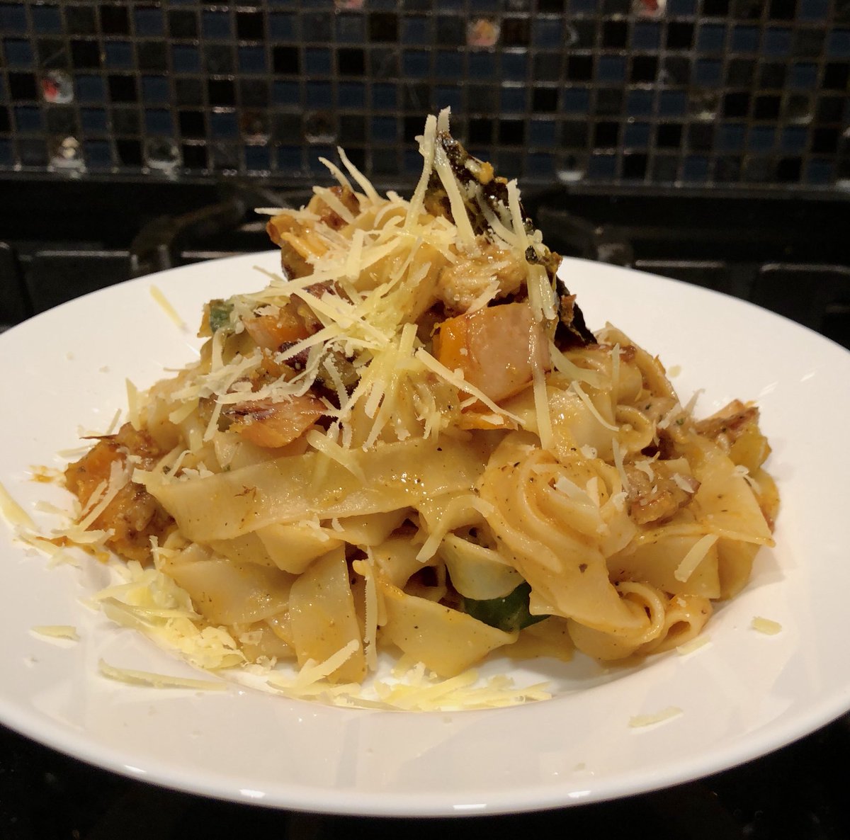 RaveenX's tweet photo. Rather happy with this 😊 #tonightsmenu Sausage & Squash Fettuccine. Amazing flavours! #singamskitchen #jamiecooksitaly @jamieoliver @gennarocontaldo https://t.co/1XvOp1WW0o