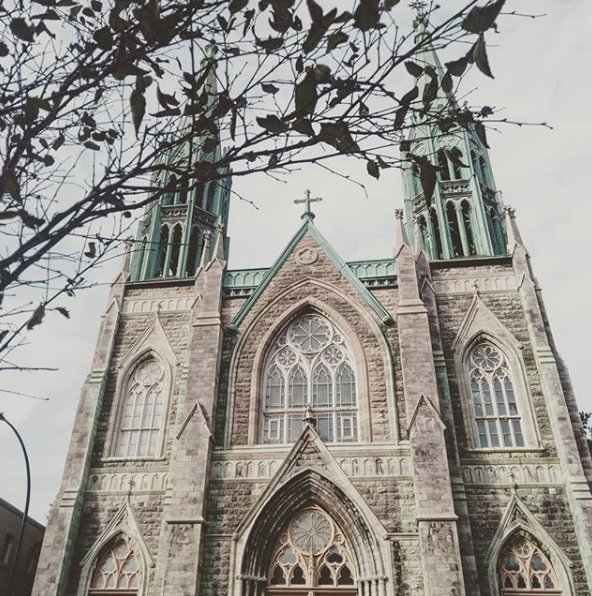 Les #Journéesdeséglises de #Montréal, c'est plus de 25 lieux de culte patrimoniaux qui vous attendent pour vous dévoiler leurs trésors. RDV les 7, 8 et 9 septembre prochains ! #patrimoine #passerellescoop #MTL #archimtl ⚡️eglisesouvertes.ca