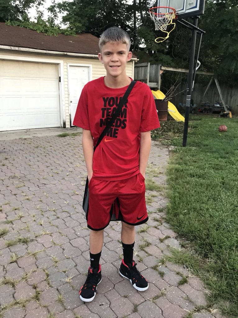 dlphngrl78's tweet image. Last first day of middle school #8thgrade #FirstDayCCS #BuckeyePanther @ColsCitySchools