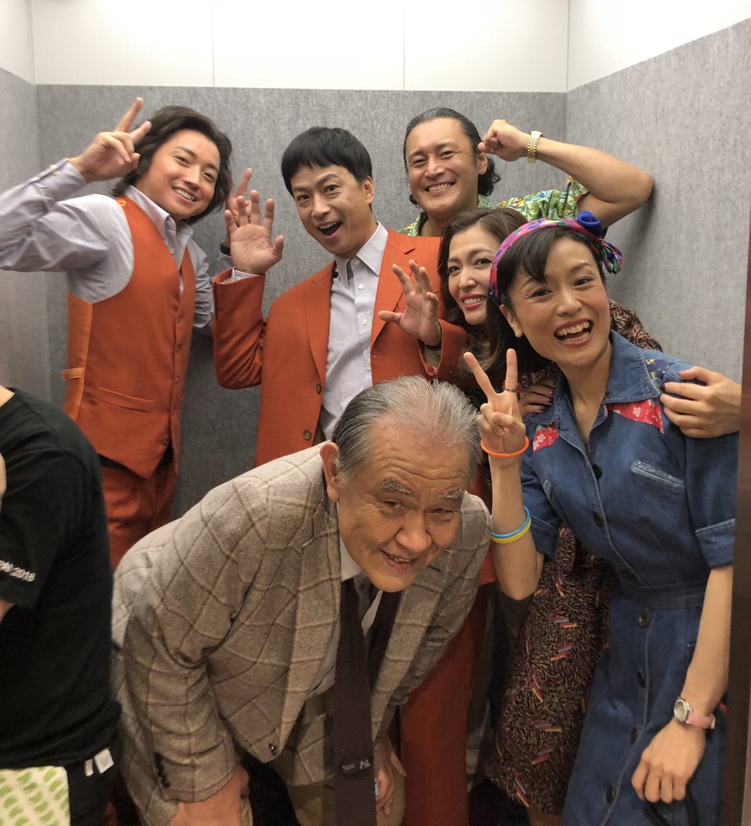 舞台「レインマン」
6都市34公演全ての幕が降りました
ご観劇の皆様、本当にありがとうございました❗️
全公演スタンディングオベーションを頂き、キャストスタッフの絆が強く、奇跡的なカンパニーでした
多様な人間がいて、向き合えば分り合うことができる、そんな希望が皆様の心に残りますように。