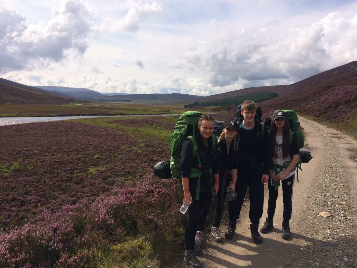 DHS_DofE's tweet photo. #TBT to this time last year! Out trekking in the Cairngorms with @AFMackay66 and this lovely group of  @drumchapelhigh young people! #Success 🥈 #IAmDofe 🏕🏔❤️ https://t.co/UMaGTwn5as