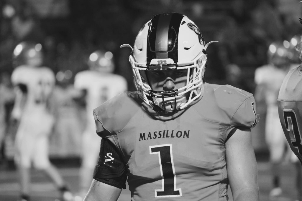 RocDzYaBoy's tweet photo. 1 more day til Tiger Football 🏈 #TigerPride #Only1Massillon #Together #BeatStV #CountdownToKickoff https://t.co/AzW77zjYk4