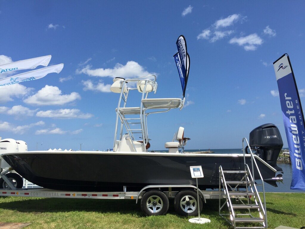 JupiterMarine's tweet image. Day 2 of the #VBBT‼️ Our good friends @bluewaterys have this beauty- #Jupiter25 Carbon Fiber Bay Boat AND the Jupiter Factory Flagship beaming bright!!  Virginia Beach, who’s ready to #StepAboardaJupiter?! 

.
.
#JupiterBoats #BluewaterYS #virginiabeach #virginia #sportfishing