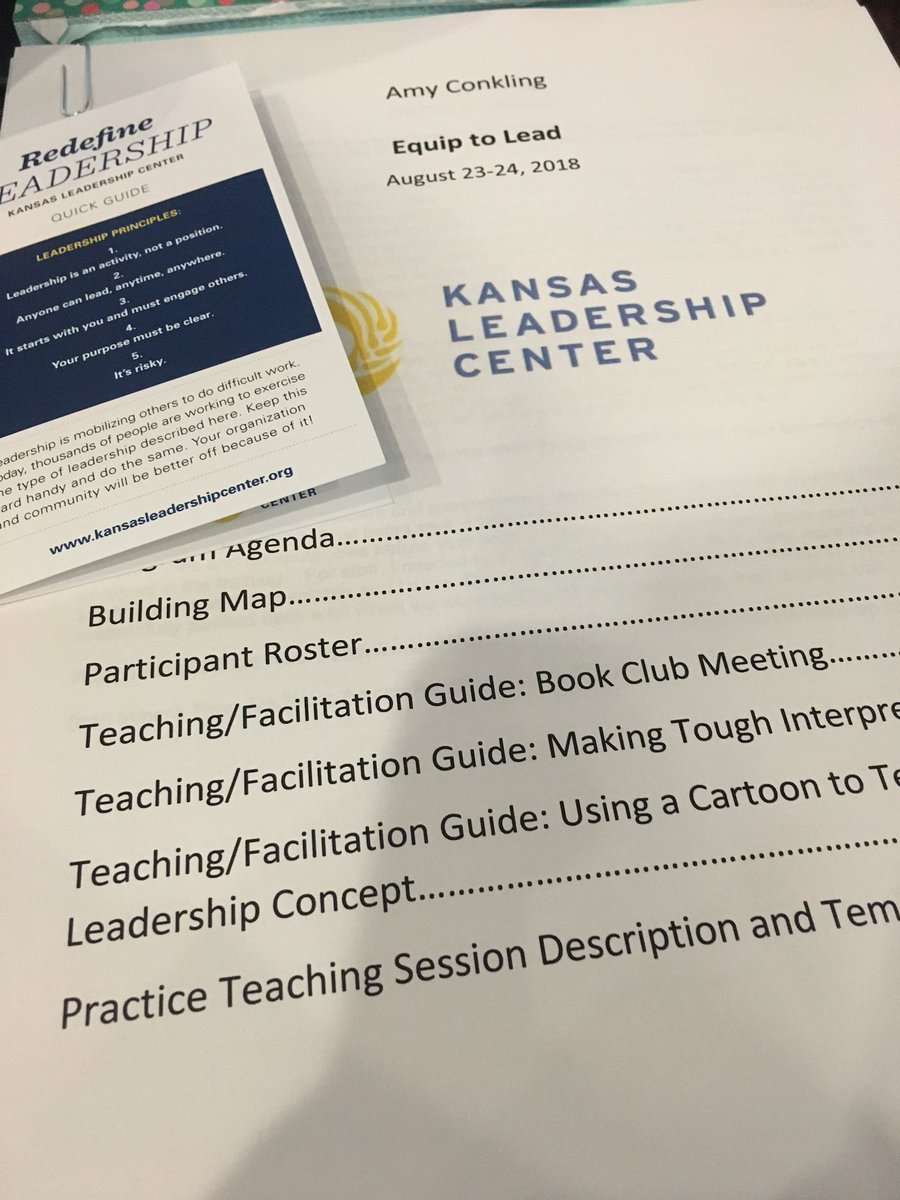 MamaOnTheRun33's tweet photo. Learning from one of Hutch's finest today at @TheKLC - @LynetteLacy! #equiptolead #lifelonglearning #forthecommongood https://t.co/wAKBSVGteG