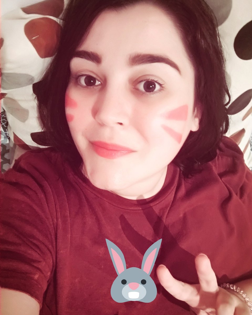 katimiuz's tweet image. Annyeong!

Me ha gustado tanto el corto animado de Dva de @OverwatchES que no he podido resistirme a hacerle un pequeño homenaje ^^. 

NERF THIS! 🐰(but don't!) 
 #Overwatch #Maintank