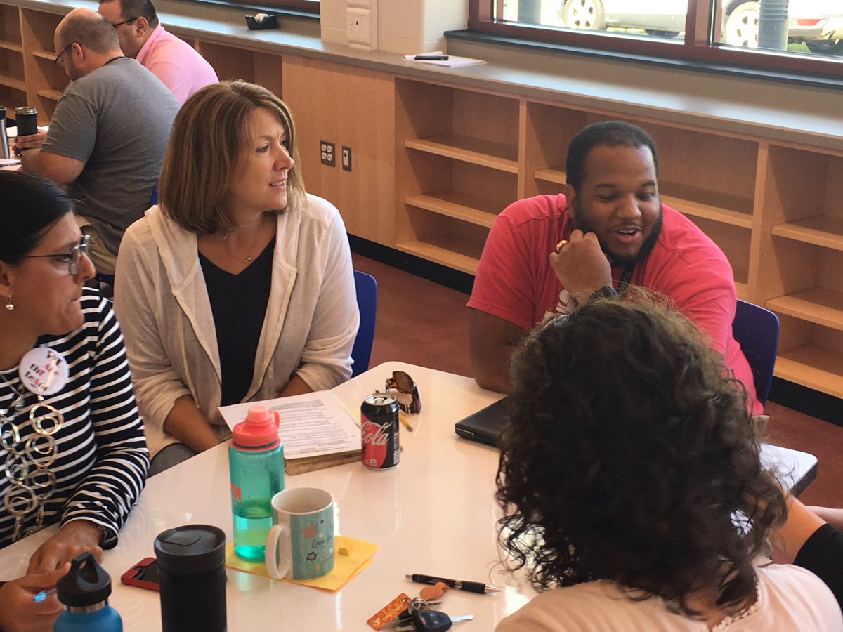 ThomasRalston2's tweet photo. @Avonworthschool MS focused on the teen brain and how to support student success with @PittTweet profs. #sel #middleschool #brainhub @HeinzEndow @KidsburghPgh https://t.co/qMemDe0pPo