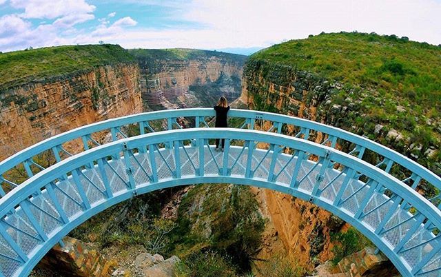 explore_bolivia's tweet photo. Toro toro National Park is a must-see for nature lovers. A truly magical place. 😎 Have you been? What did you like about it? 😉 El Parque #Torotoro debería estar en tu lista de sitios a visitar! Riqueza natural inigualable 😍 #Fabulous photo by @change… https://t.co/QJFETNL13E https://t.co/CBzq1GS7pH