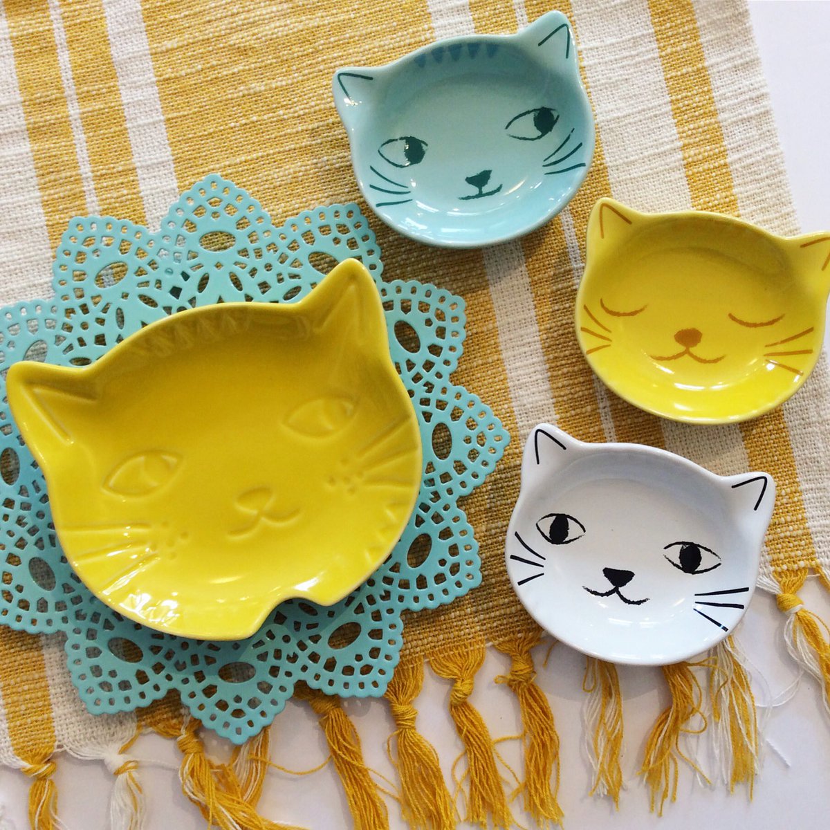 We love dogs too we promise! But these kitty pinch bowls (and matching spoon rest) are too purrfect not to share!! 🐱🐱🐱 #thecatpack #pinchpinchpinch