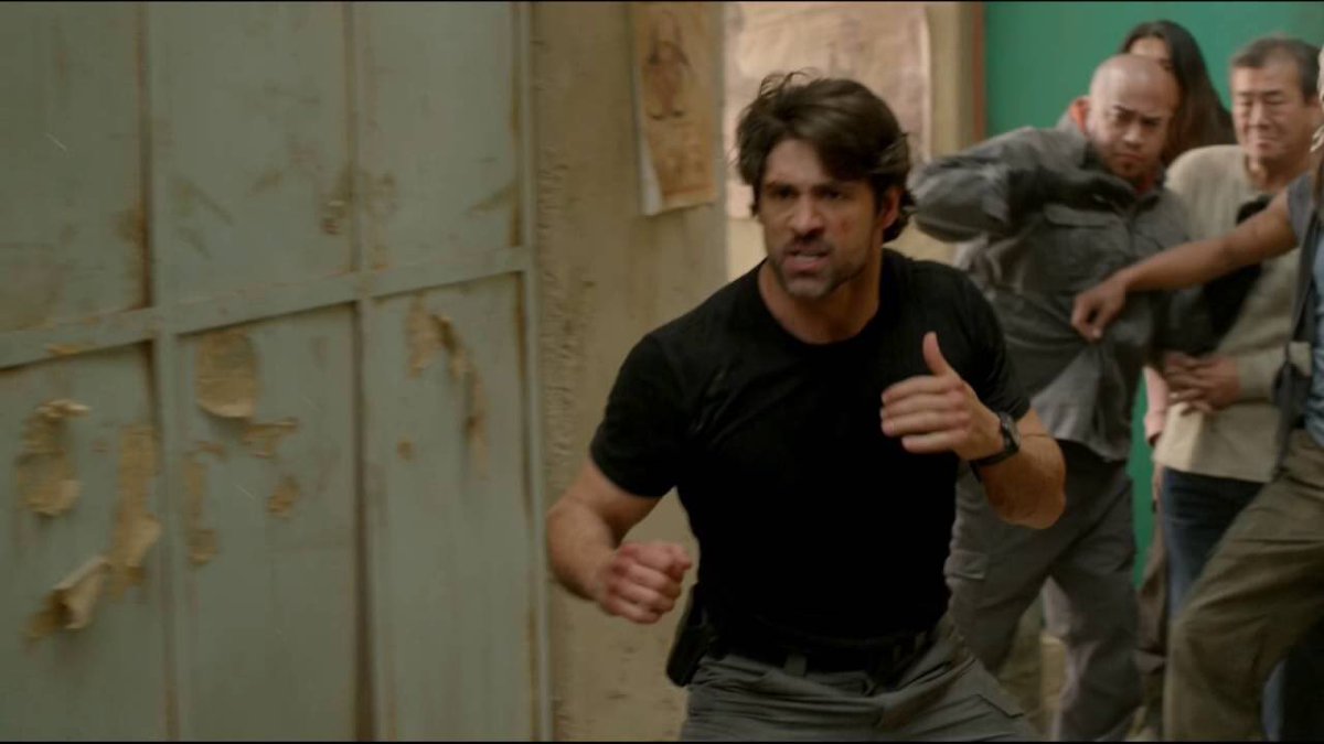 ship_fans's tweet photo. #StrongWolf #TheLastShip https://t.co/KbFDoAy7N2