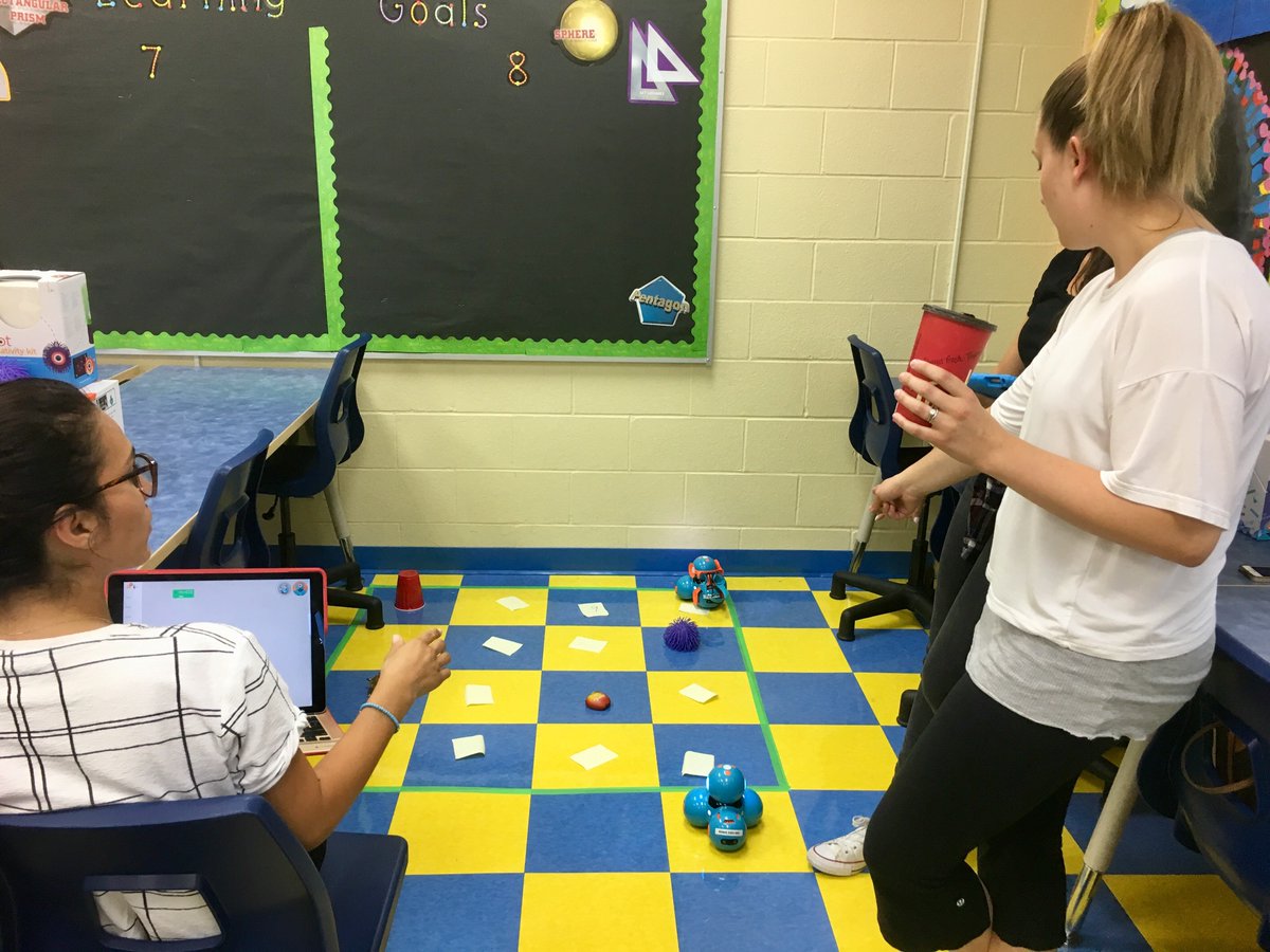 LOGICSAcademy's tweet photo. Teachers @rhmsca learn how they can apply #Dash and #code to teach #math concepts like โplace valueโ in their own classrooms! #logicscodes #logicsstempd https://t.co/9ztN58xUBa