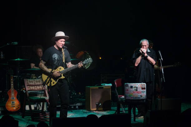 TODDCastPodcast's tweet photo. #NoMercyInThisLand @BenHarper & @musselwhiteharp tour roll thru #Vancouver playing #TheOrpheum @Vancivictheatre on Aug 23! Hear Ben's last visit to the #podcast on Ep.77: https://t.co/GhlheqlHRO https://t.co/srNjRiICdo