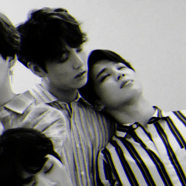 YouthVenus's tweet photo. "Nao precisava dizer que gostaria ficar
Mas queria saber da sua boca
Se eu era o suficiente
Pra fazer 
Seu peito deitar no meu
Sem querer ir embora"
#jikook #couple #versos #kpop #BTSARMY  #AnswerIn1Days https://t.co/Qz3x75yC7N