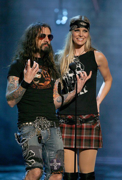 EJ_Reine's tweet image. #WeGoTogetherLike Rob Zombie and Sheri Moon