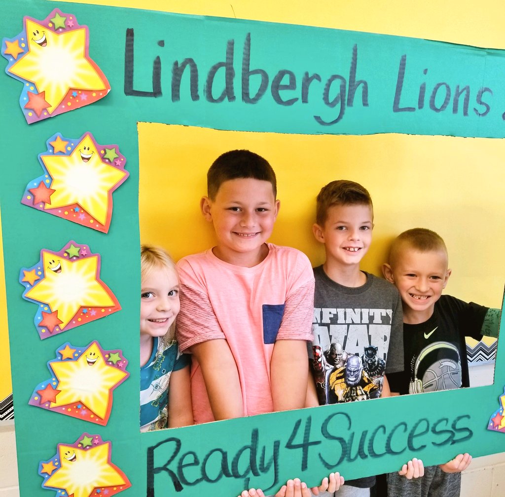 ColsCitySchools's tweet image. These Lindbergh Lions are #Ready4Success. Great #FirstDayCCS in the books.