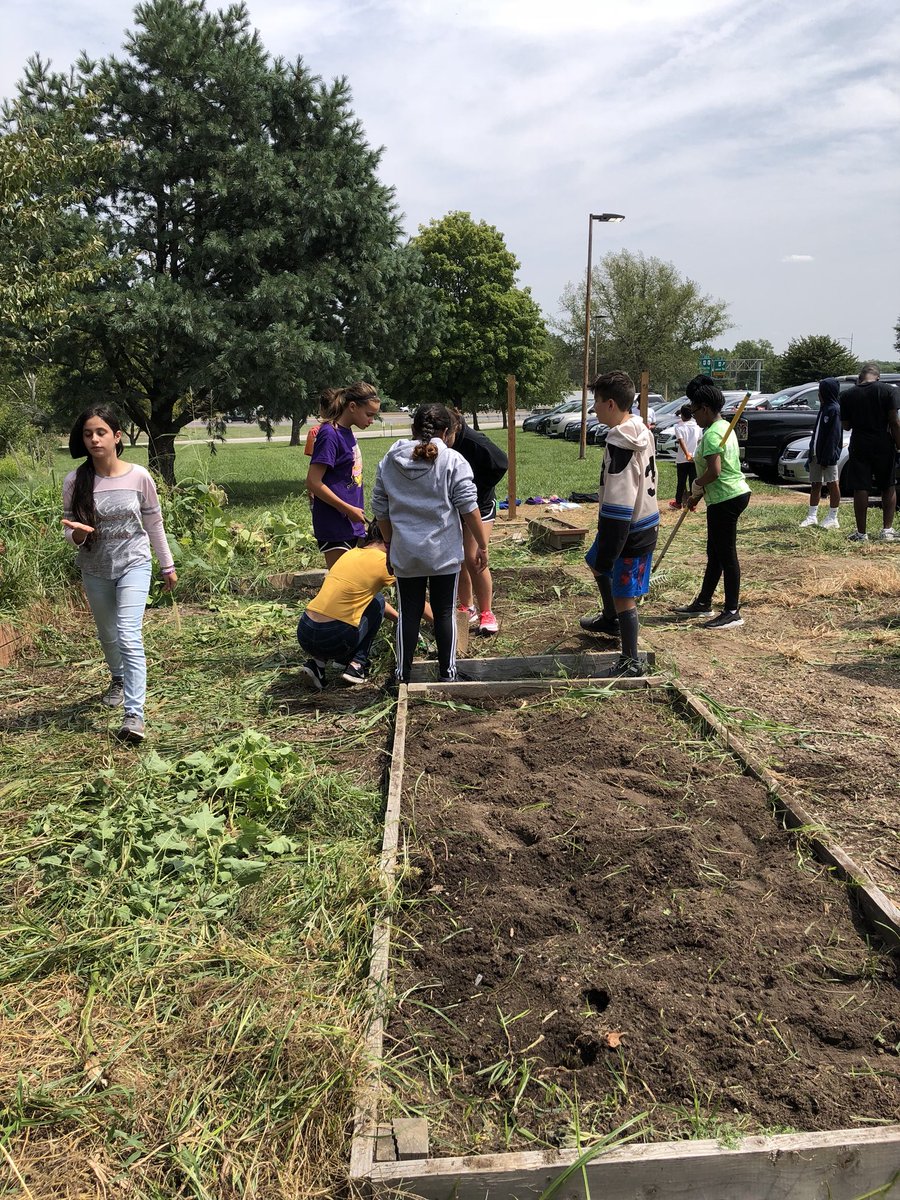 SilverSteamTeam's tweet photo. @newsfromNEMS Sustainability in action at the NEMS outdoor garden today. https://t.co/Clz4TmeQyT