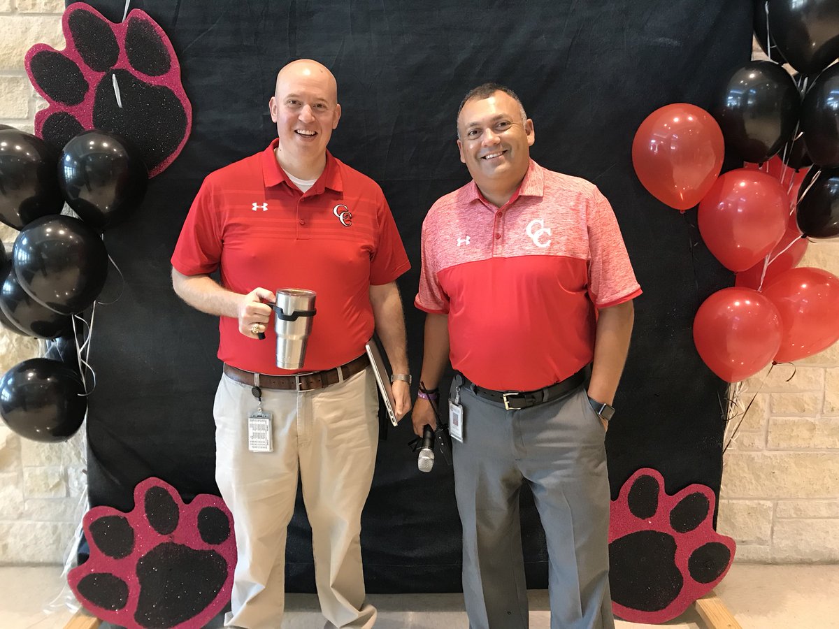 LoveridgeCRMS's tweet photo. Welcome JAGs, we are ready for ya!! #ignite #cmsjags #welcomejags @matthewsdeloach @BMar1842 @KristinLeihsin1 https://t.co/rmIi0IjCHk