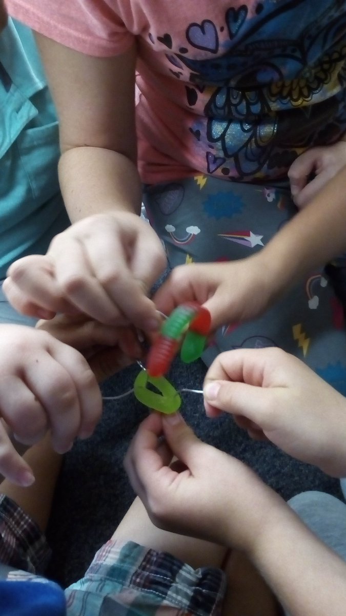 msyolandarice's tweet photo. We worked on our communication skills to rescue Fred the worm from drowning in Ms. O'Neill's class today!@MONeill0517 #wedidit #problemsolvingskills https://t.co/9O6vItUPDP