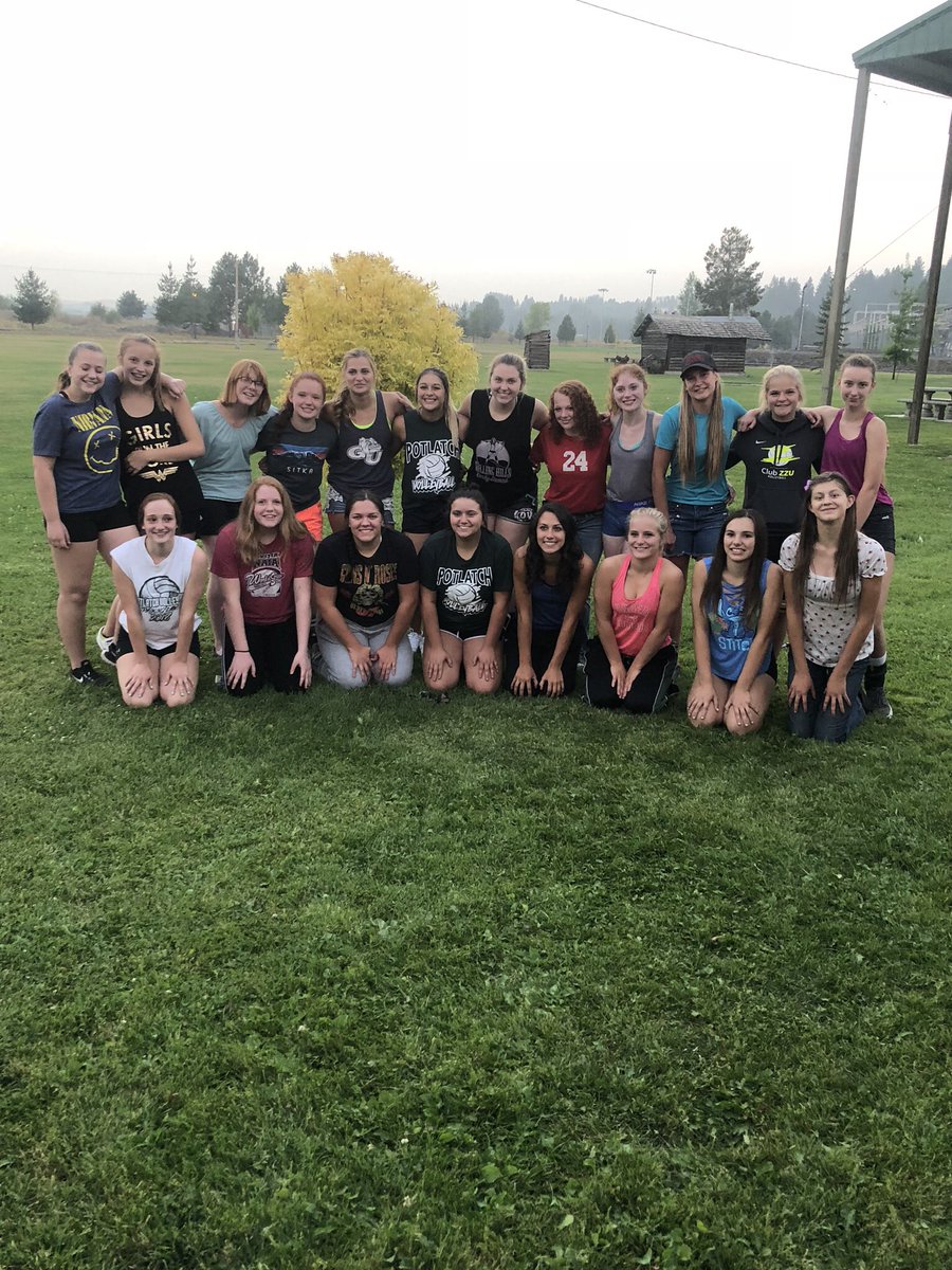 potlatchvball's tweet photo. Great night @potlatchvball meet the #team #bbq #loggernation https://t.co/t8I0uY28GN