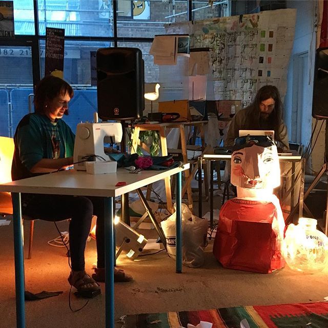 squarewavesbot's tweet image. Noise via a sewing machine. ift.tt/2w866VN