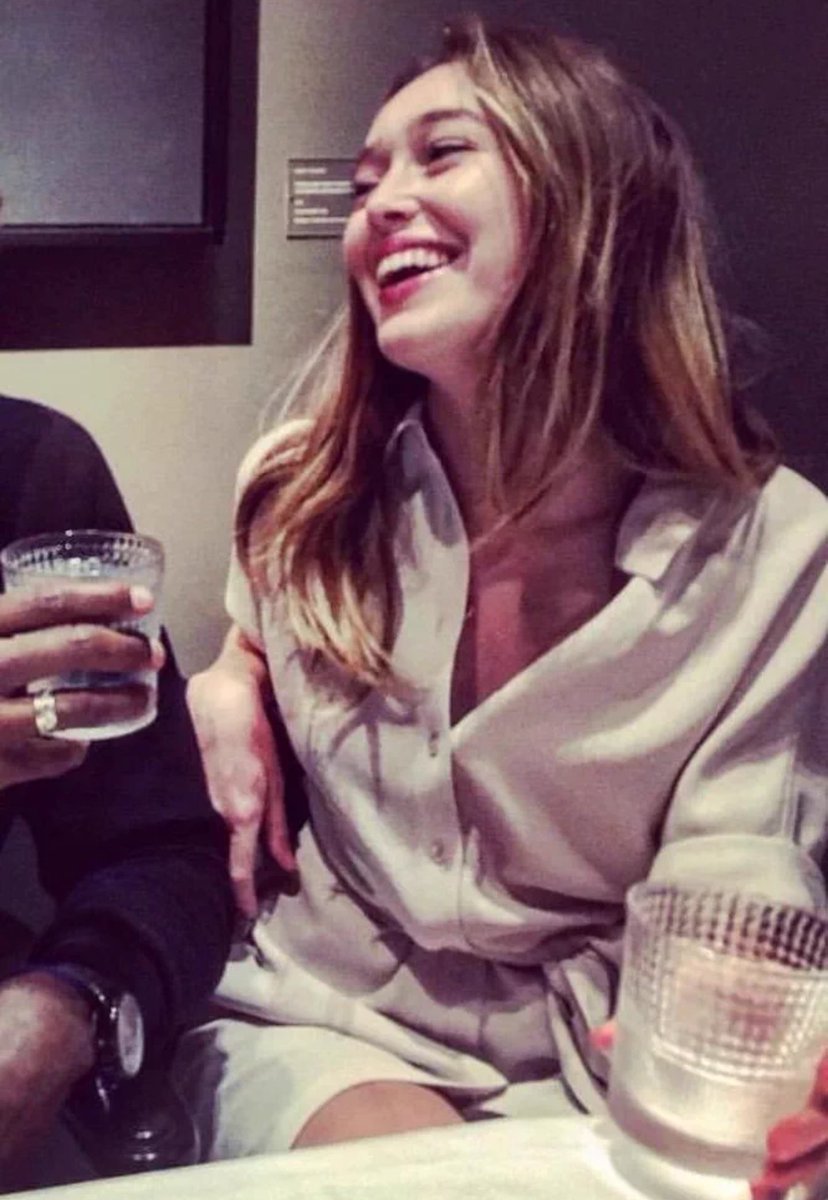 DebnamDevis's tweet image. 