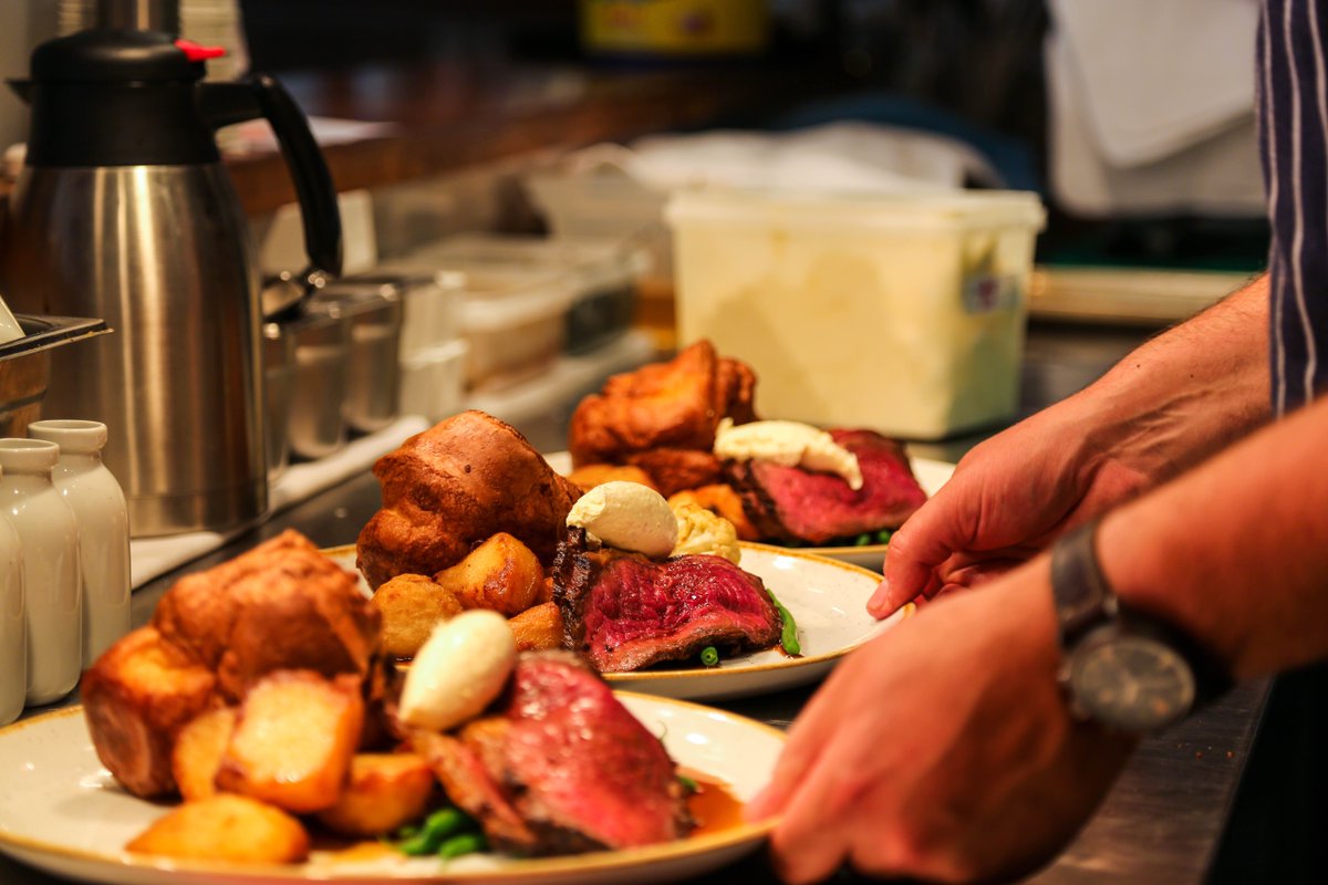 SUNDAY = ROAST IS ON!🍽️

Plus Emmet Keane playing the best Soul, Ska and Reggae from 4pm till late.🕺