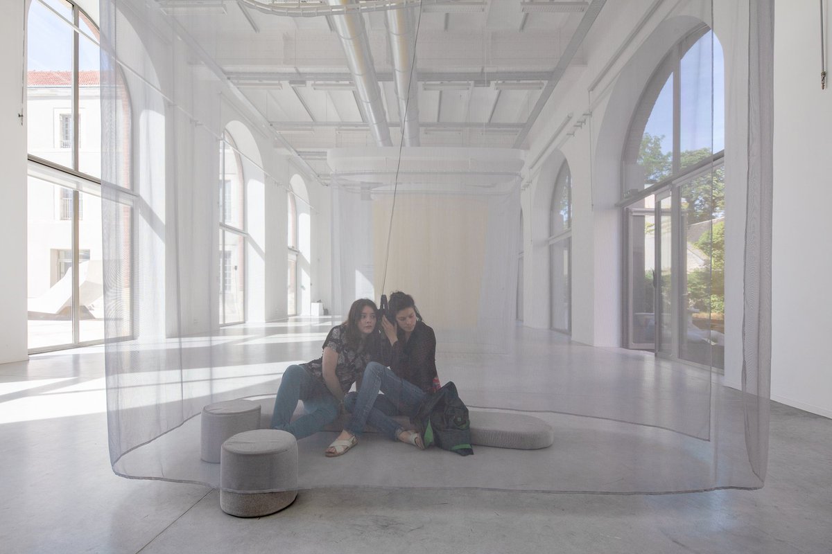 FracCentre's tweet photo. [EXPOSITIONS] 
Est-il possible de se déconnecter du monde ?
Réfléchissez à la question dans la monographie consacrée à l'architecte et philosophe Aristide Antonas...
➖
#Antonas #fraccentre 
https://t.co/3PmkTqioNX https://t.co/pQBcdMTtqc