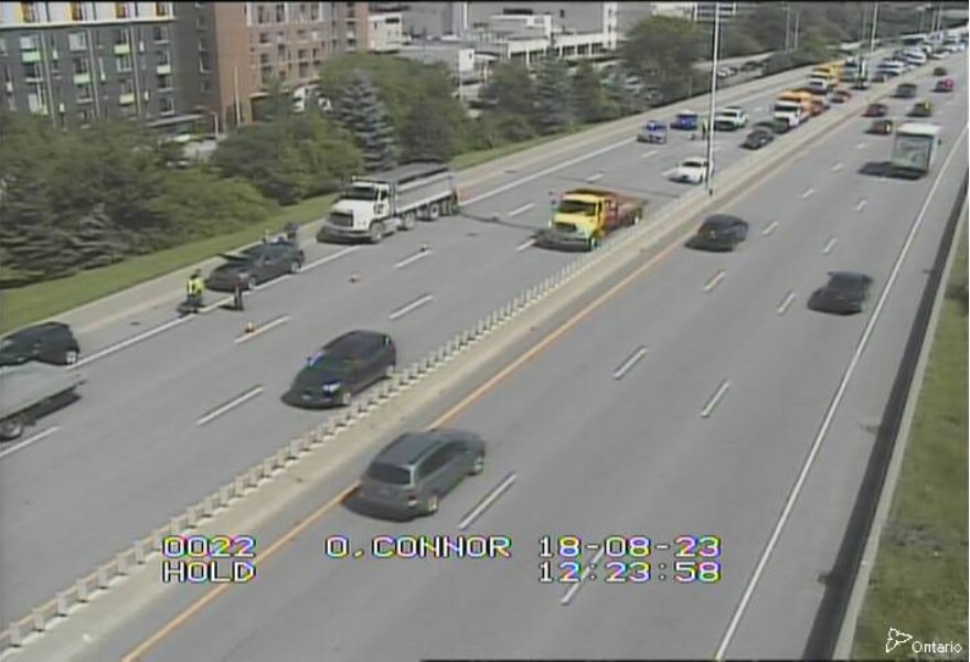 TRAFFIC: westbound Queensway backed up due to crash near Metcalfe. #ottnews #otttraffic https://t.co/GWbT5EJ9HZ