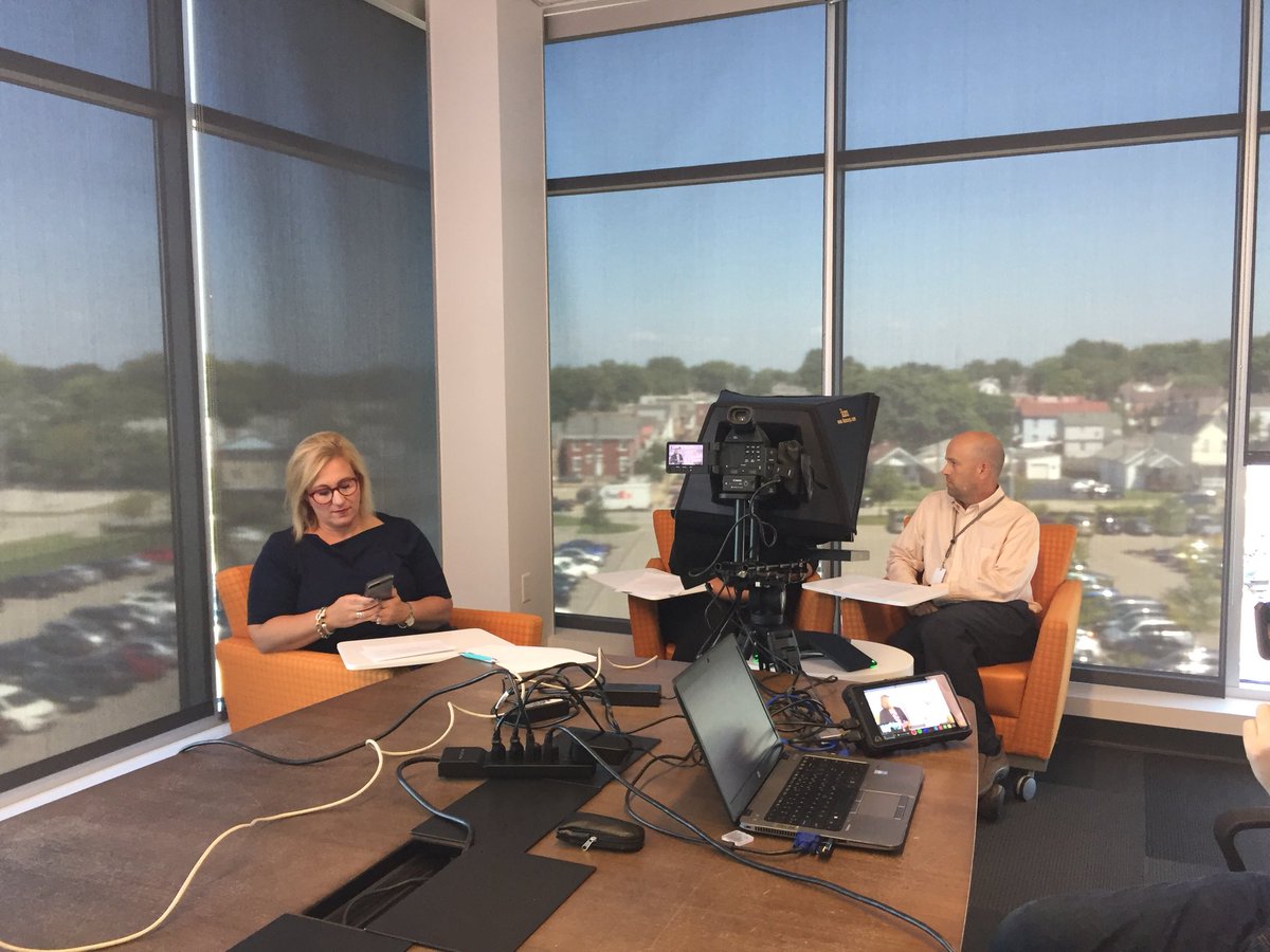 CommsGalBeth's tweet photo. It’s #PaycorPulse day! We’re hearing from @PaycorInc’s Sales, Marketing and Product leaders so our Associates can keep a pulse on the business! https://t.co/vOrlQq0pXc