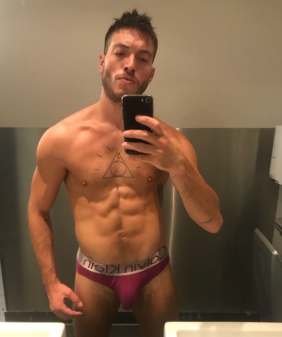 2 pic. ?? #gay #underwear https://t.co/PTqRWJU6E6