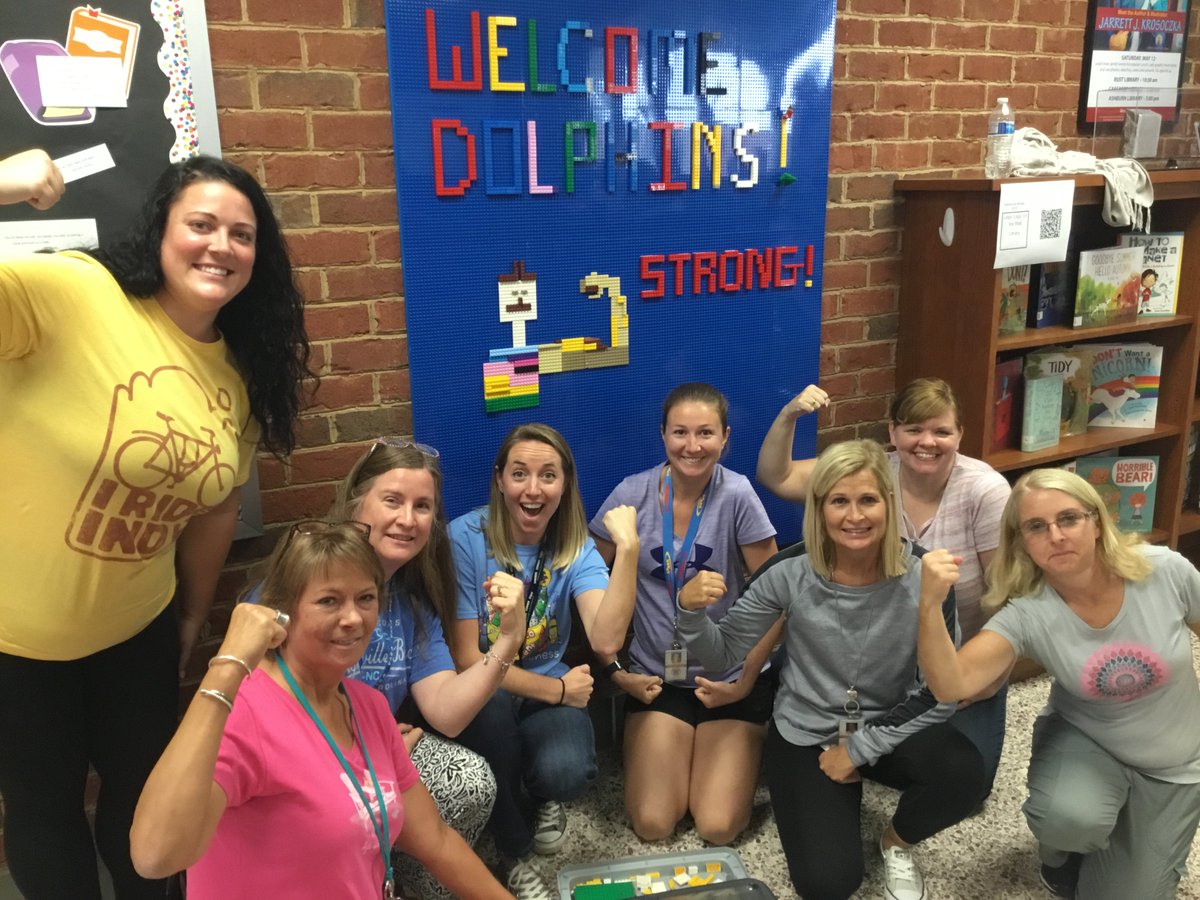 MrsCannon_LIB's tweet photo. Sanders Corner staff builds community through many fun activities! #SCES18 #communitybuilding https://t.co/3xpbrLwC5b