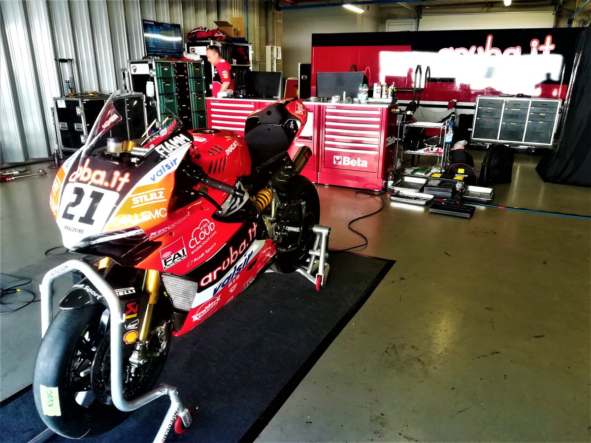 AIAPortimao's tweet image. WorldSBK | TESTES OFICIAIS

Terminado o primeiro dia de testes oficiais para o Mundial de Superbike.

Os pilotos mais rápidos foram:

1 @MarcoMelandri33 1.42.324
2 @XaviFores +0.532
3 @jonathanrea +0.537

#AIA #PortimaoWorldSBK #testthelimits