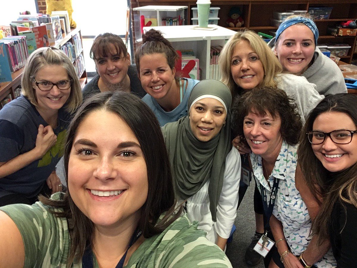 MrsCannon_LIB's tweet photo. Sanders Corner staff builds community through many fun activities! #SCES18 #communitybuilding https://t.co/3xpbrLwC5b