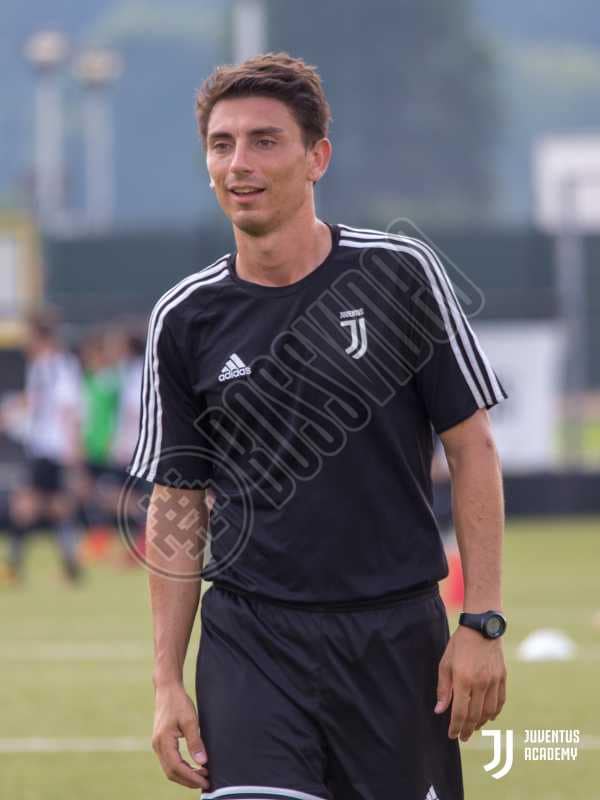 GiovaniBN's tweet photo. 🆕 #Juventus, le panchine dei Pulcini 2010: saranno Giuseppe #Comito e Stephan #Saporito gli allenatori nella stagione 2018/19.
➡️ https://t.co/jP1wfY2RE9 https://t.co/CROl1ONaBk