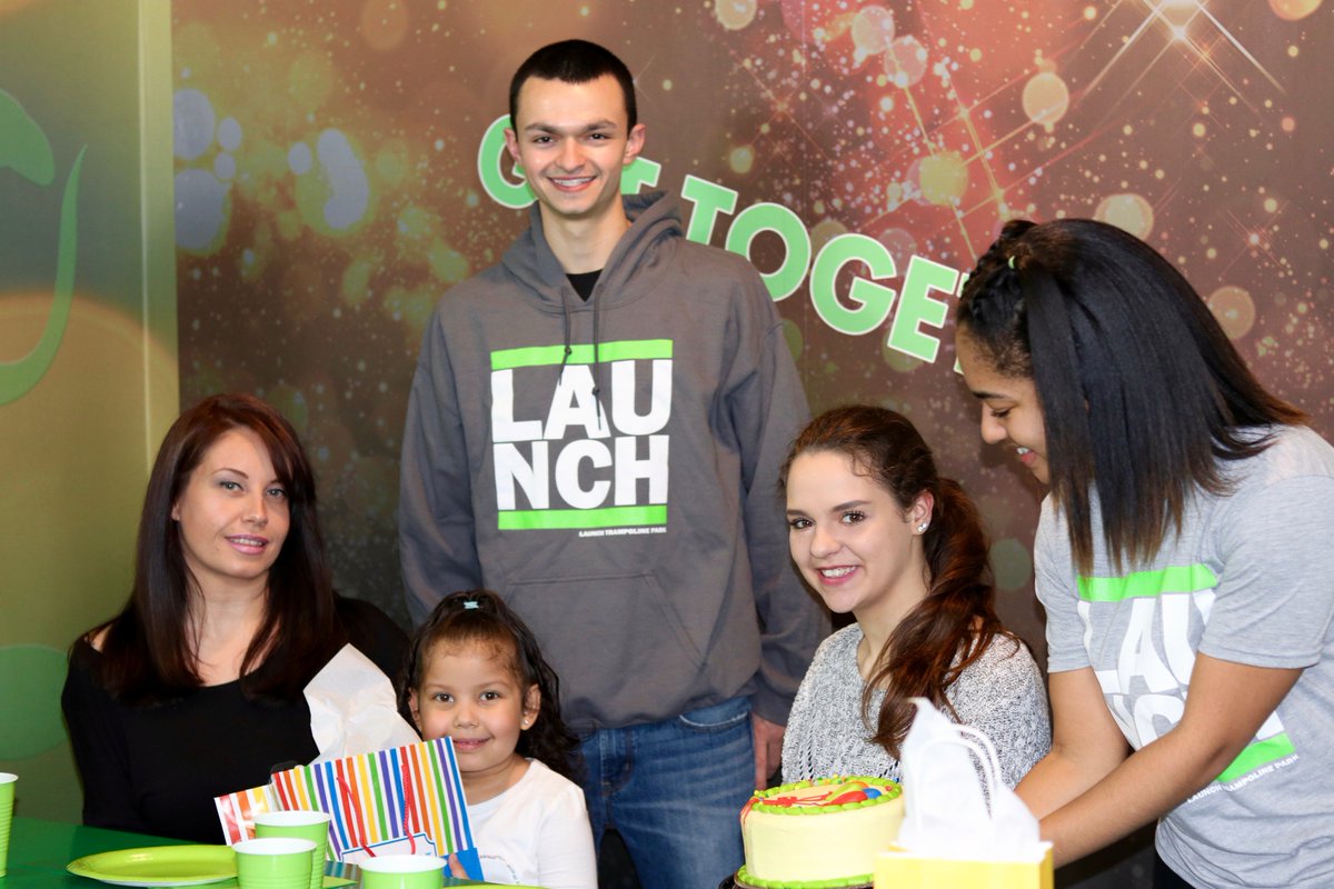 LaunchRI's tweet image. Birthdays ate better at Launch! #party #birthday #launchlife