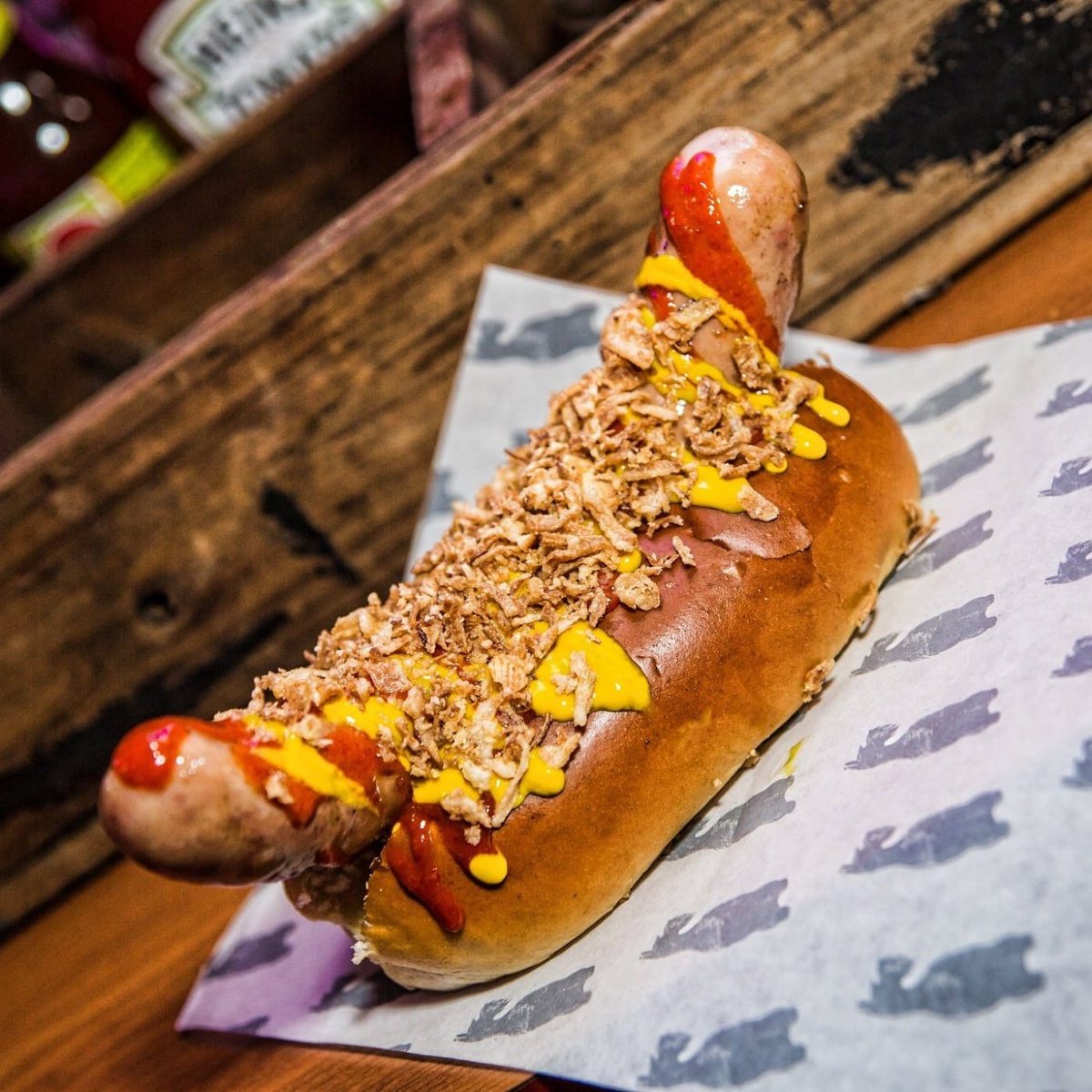 togatherevents's tweet photo. From smoked pork sausages with cheese fondue and beef chilli, to jerk chicken sausages with mango salsa and baconnaise, here are our top 7 hot dog caterers...🌭 @BigAppleHotDogs @The_ChilliDogs @gooddogvegan @UnderdogsBris See the full lineup here... https://t.co/dfR1e4pImV https://t.co/XzVNwZVSRe