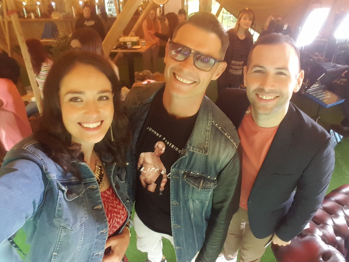 jenniferreoch's tweet photo. Tune in to @WeAreSTV tonight at 8.30 to see @DavidJ_Farrell and I chat to @TheSuPollard and @gruffingtonpost and taste @mustbejp 's delicious scones! Dont miss it! #TheFestivalShow #Edfest2018 https://t.co/QBKatZyrV2
