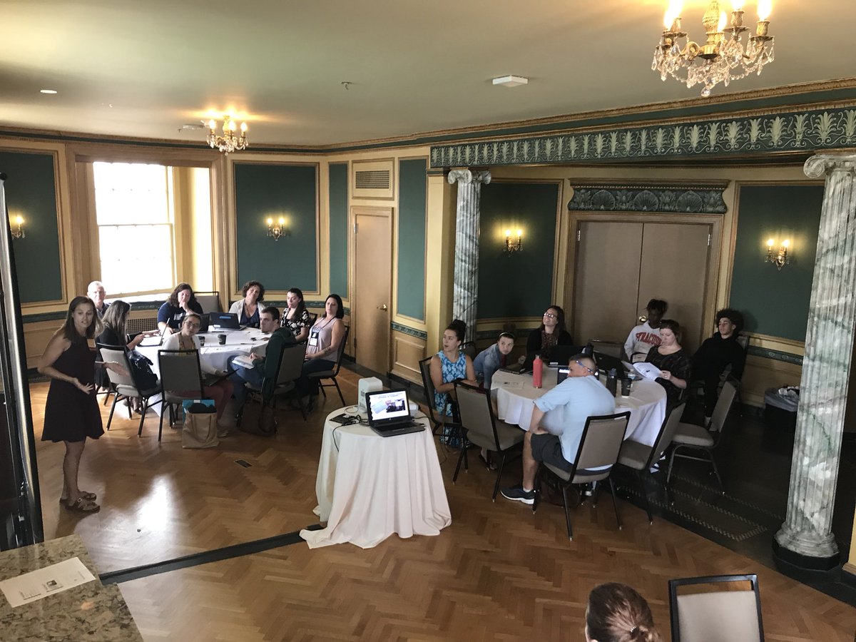 LaurieLeFever's tweet photo. Great student simulation for unpacking and owning learning standards by @elilmurr and students! #SyraFuse #SCSDPL @SyracuseSchools #allthingspd https://t.co/7x9S6r89zP