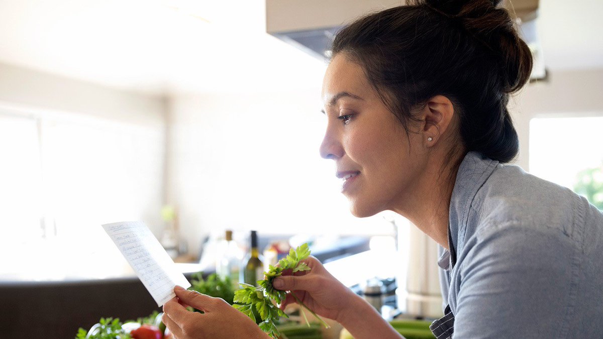 SeligmanOrthoNY's tweet photo. Did you know that a healthy diet is important for your overall health and your oral health? Follow these healthy eating tips to help protect your teeth: https://t.co/G9wl7wtcp2. https://t.co/6eklizILiT